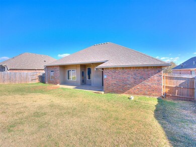 709 S Patterson Dr, Moore, OK 73160 - photo 4