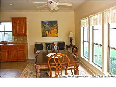 Eat-in Kitchen/Keeping area