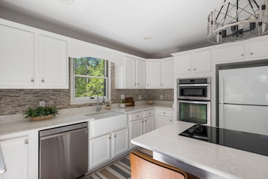 1132 Bancroft Ln, Goode, VA 24556 - photo 7