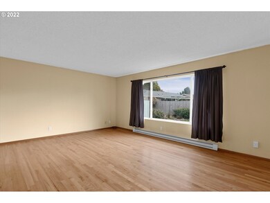 3237 Maple St, Longview, WA 98632 - photo 4