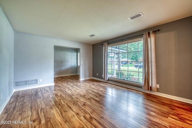 8136 Parkridge Cir N, Jacksonville, FL 32211 - photo 6