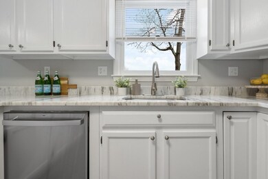 736 Hypine Rd, Dracut, MA 01826 - photo 4