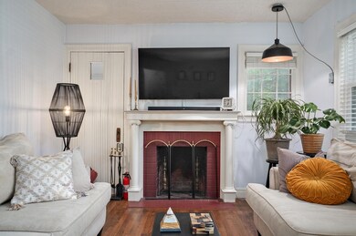 1919 E Monroe St-19