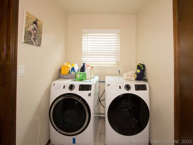 3008 E Memphis St, Broken Arrow, OK 74014 - photo 7