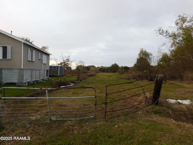 1214 Segura Rd, New Iberia, LA 70560 - photo 2