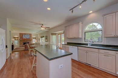 1503 Orwell Rd, Naperville, IL 60564 - photo 7