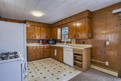 16 Lorraine St, Newport, NH 03773 - photo 7