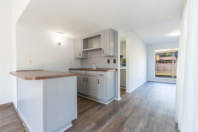 2913 Landershire Ln, Garland, TX 75044 - photo 7