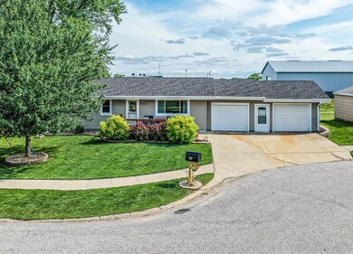915 Maplecrest Drive 2 Straight On Front