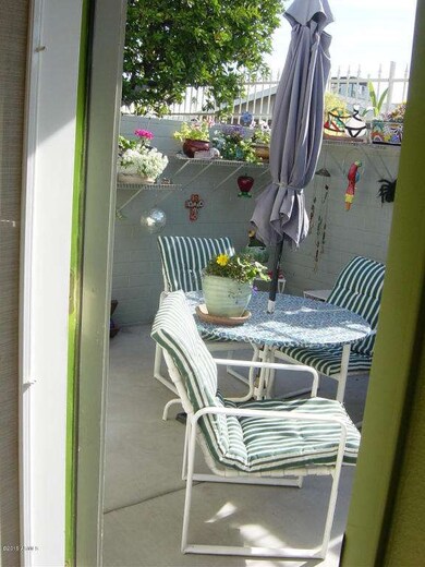 14028 N Thunderbird Blvd, Sun City, AZ 85351 - photo 3