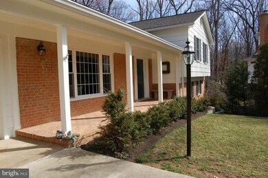 12145 Stirrup Rd, Reston, VA 20191 - photo 7