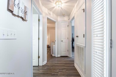 136 Brieghton Ct 9