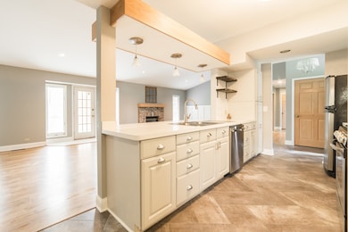 Super Space, Open to LR and Dining