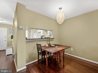 14322 Beaker Ct, Burtonsville, MD 20866 - photo 5