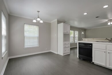 1041 Reverend b j Lewis Dr unit B, Houston, TX 77088 - photo 6