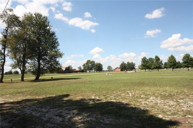 958 Klenc Rd, Tontitown, AR 72762 - photo 4