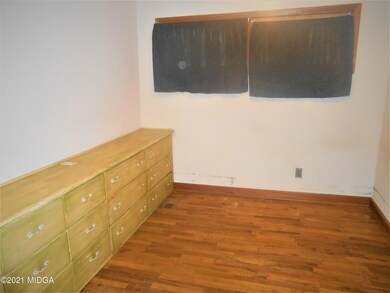 126 Carter Circle bedroom with built-ins