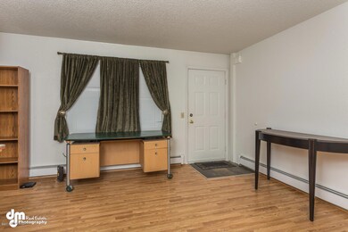 4511 Folker Street 17A-large-004-8-Livin