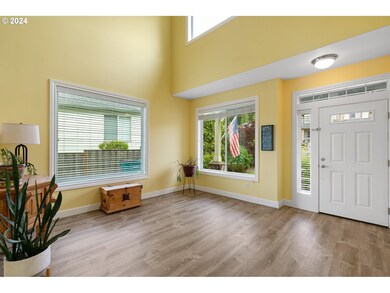 Living Room/Entrance