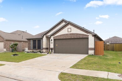 727 Rim Water Dr, Alvin, TX 77511 - photo 3