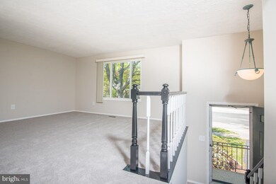 8841 Woodlawn Way, Springfield, VA 22153 - photo 3