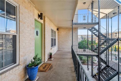 Lovely entrance to Unit 825. Dbl Insulated windows