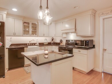 8 Rangeway, Lexington, MA 02420 - photo 2