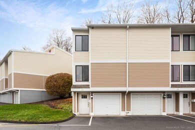 13 Lawson Ln unit 13, Ridgefield, CT 06877 - photo 2