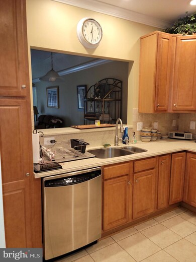 8607 Wintergreen Ct unit 405, Odenton, MD 21113 - photo 4