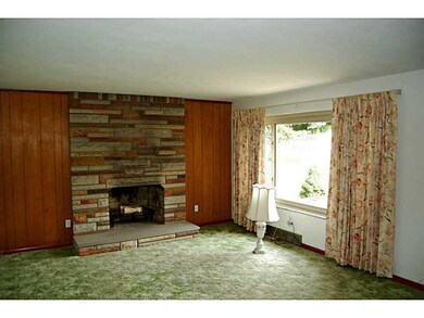 Living Room. Light and bright spacious living room