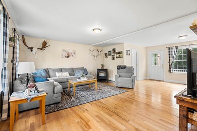 18 Page Ln, New Boston, NH 03070 - photo 3