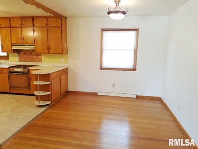 1806 W 36th St, Davenport, IA 52806 - photo 6