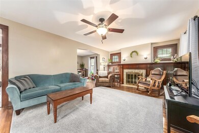Family Room - 97 S Algonquin (2)