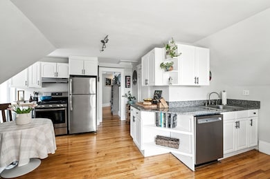 65 Endicott St unit 3, Salem, MA 01970 - photo 3