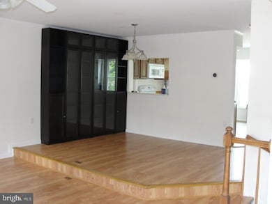 13904 Ludington Place, Centreville, VA 20121 - photo 6