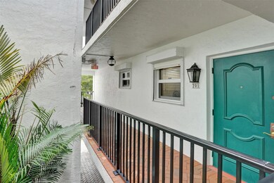 1212 SE 2nd Ct unit 201, Fort Lauderdale, FL 33301 - photo 4