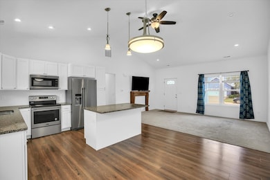 3405 Memory Ln, Urbana, IL 61802 - photo 4