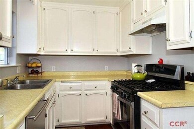 Cozy, clean and very work able kitchen