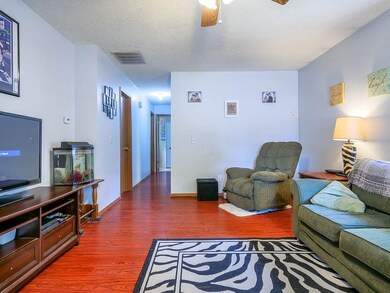 216 Eckhart Ave, Auburn, IN 46706 - photo 5