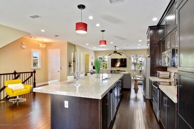 Kitchen & Living