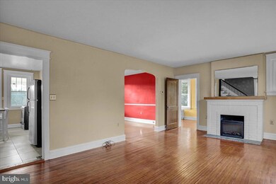 216 W Bellevue Ave, Reading, PA 19605 - photo 4