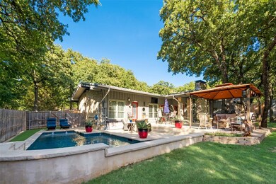 2104 Hollyhill Ln, Denton, TX 76205 - photo 3