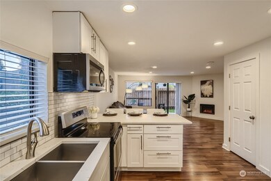 13700 37th Ave S unit D-48, Tukwila, WA 98168 - photo 7