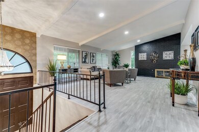 1402 Driftwood Dr, Euless, TX 76040 - photo 3