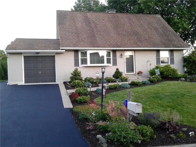 6870 Linden Cir, Macungie, PA 18062 - photo 2