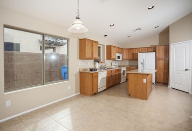 Eat-In Area toward Kitchen