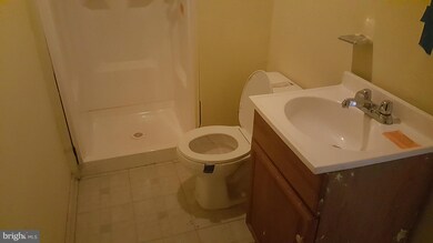 9206 Roxanne Dr, Lanham, MD 20706 - photo 5