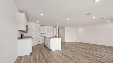 Owls Head_Ryder_05_Dining and Kitchen ar