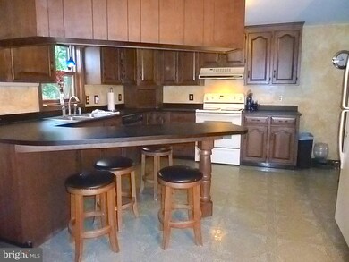 422 Catherine St, Greencastle, PA 17225 - photo 3