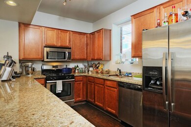 2315N52ndst104-009